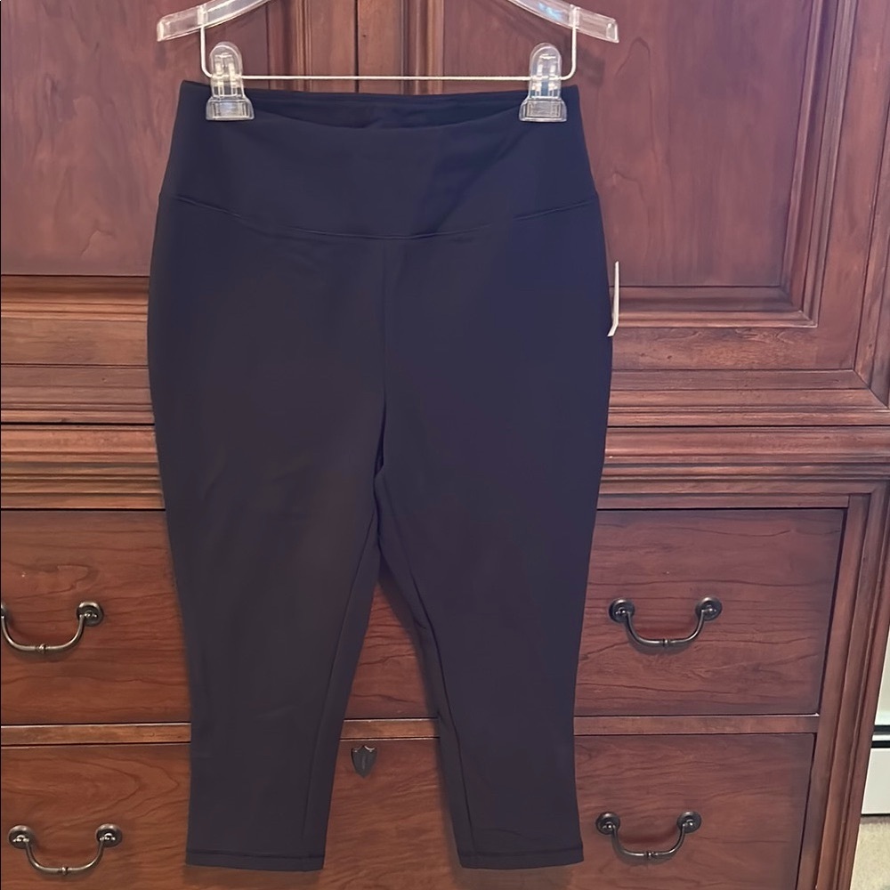 Talbots Capri leggings .Black High-Waisted Legging Capris/Size S
NWT